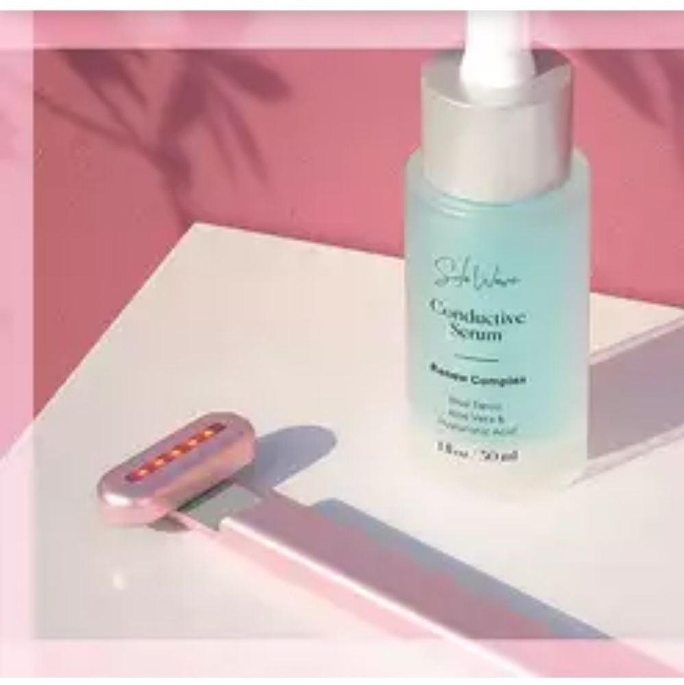 Brand new Solawave Advanced Skin Care Wand And Serum